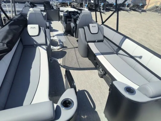 Slide: The Image of Avalon Catalina Quad Lounger 25 FT 2025 - 13