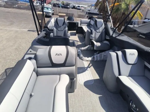 Slide: The Image of Avalon Catalina Quad Lounger 25 FT 2025 - 18