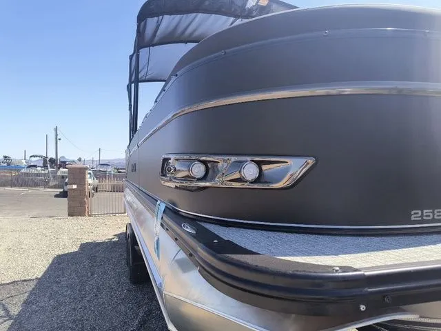 Slide: The Image of Avalon Catalina Quad Lounger 25 FT 2025 - 5