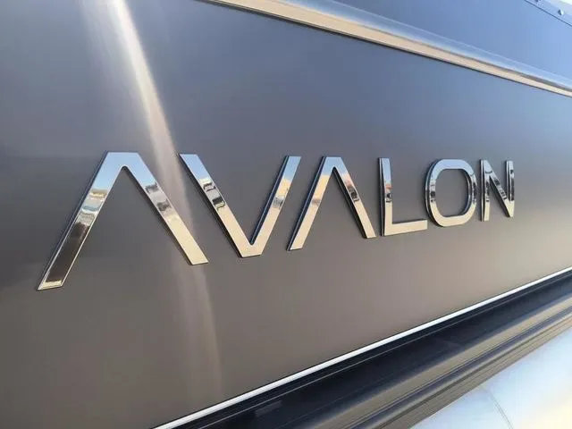 Slide: The Image of Avalon Catalina Quad Lounger 25 FT 2025 - 6