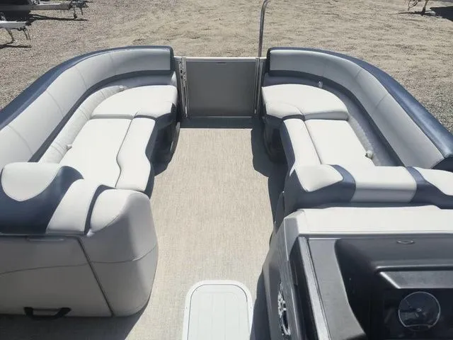 Slide: The Image of Avalon Catalina Quad Lounger 23 FT 2025 - 10