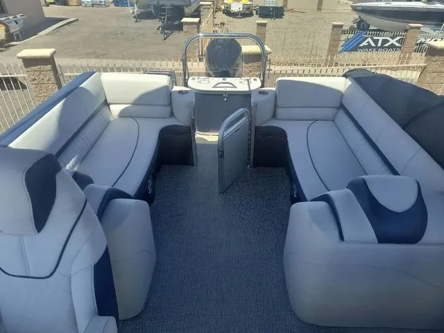 Slide: The Image of Avalon Catalina Quad Lounger 23 FT 2025 - 11