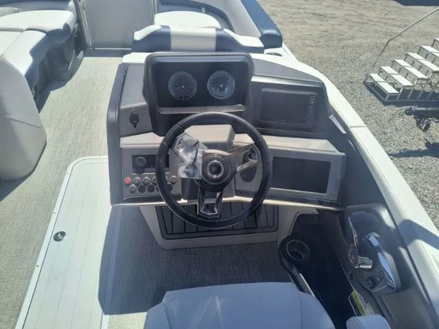 Slide: The Image of Avalon Catalina Quad Lounger 23 FT 2025 - 16