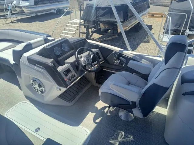 Slide: The Image of Avalon Catalina Quad Lounger 23 FT 2025 - 18