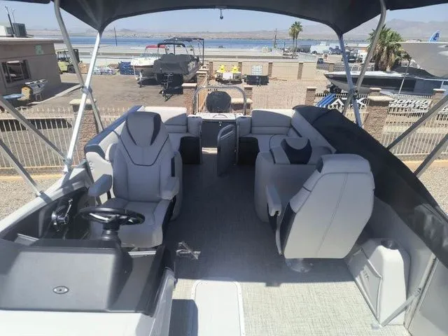 Slide: The Image of Avalon Catalina Quad Lounger 23 FT 2025 - 19