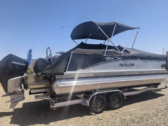 Slide: The Image of Avalon Catalina Quad Lounger 23 FT 2025 - 4