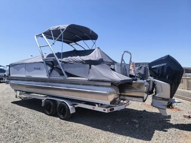 Slide: The Image of Tahoe LTZ Entertainer 25 FT 2025 - 15