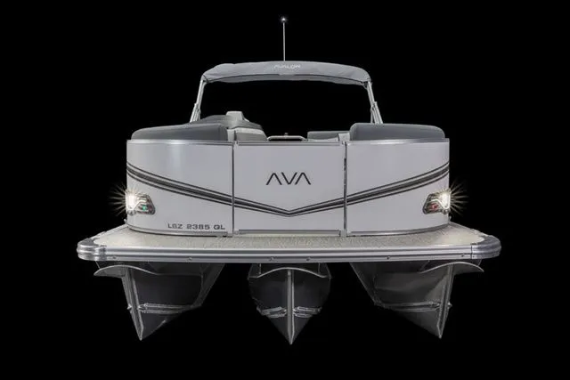 Slide: The Image of Tahoe LTZ Quad Lounger Shift 23 FT 2025 - 12