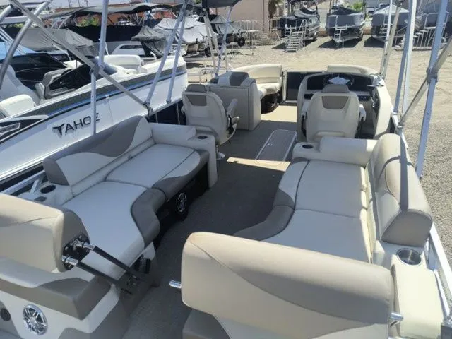 Slide: The Image of Tahoe LTZ Quad Lounger Shift 23 FT 2025 - 23