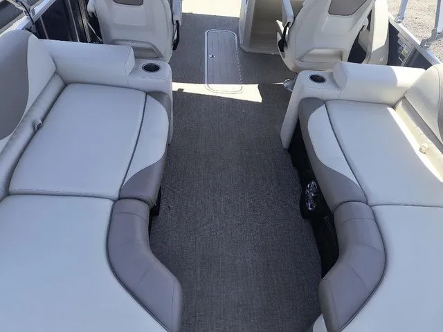 Slide: The Image of Tahoe LTZ Quad Lounger Shift 23 FT 2025 - 24