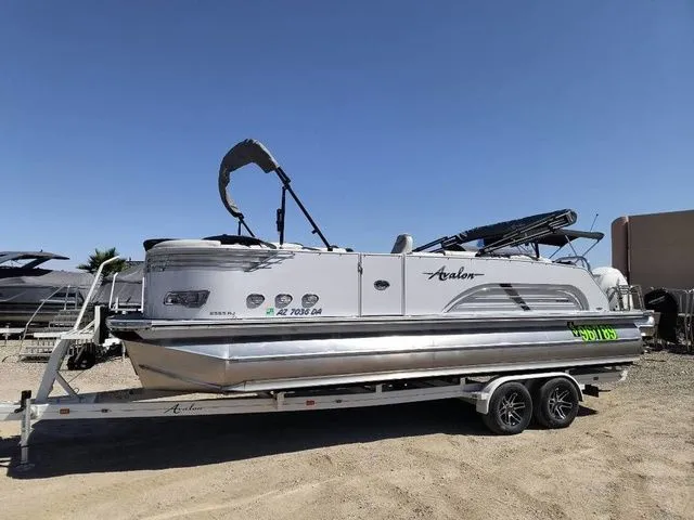 Slide: The Image of Avalon Ambassador Rear J Lounge - 25' 2018 - 8
