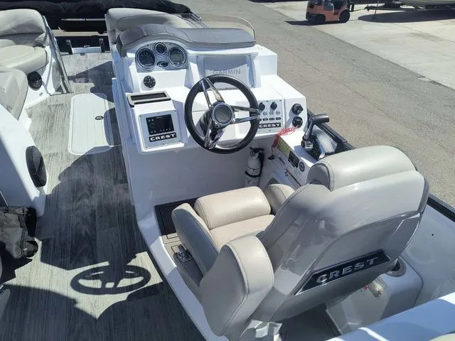 Slide: The Image of Crest Savannah 250 SLSC 3 Toon 2024 - 18