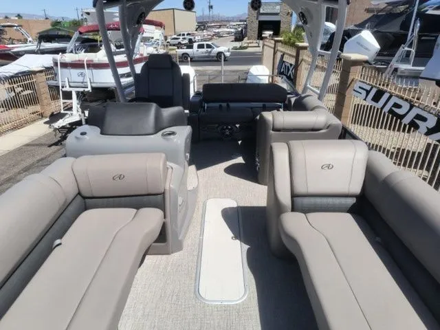 Slide: The Image of Avalon Catalina Platinum Versatile Rear Bench 25 FT 2022 - 13
