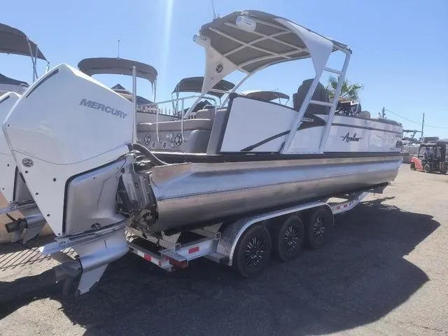 Slide: The Image of Avalon Catalina Platinum Versatile Rear Bench 25 FT 2022 - 7