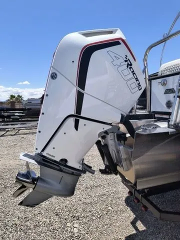 Slide: The Image of Avalon Excalibur Quad Lounge Windshield 27 FT 2024 - 21