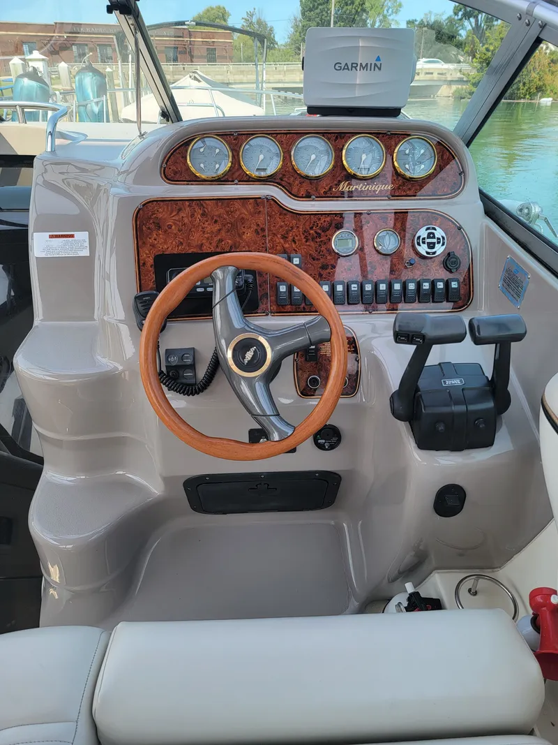 Slide: The Image of Wellcraft 28 Martinique 2001 - 2