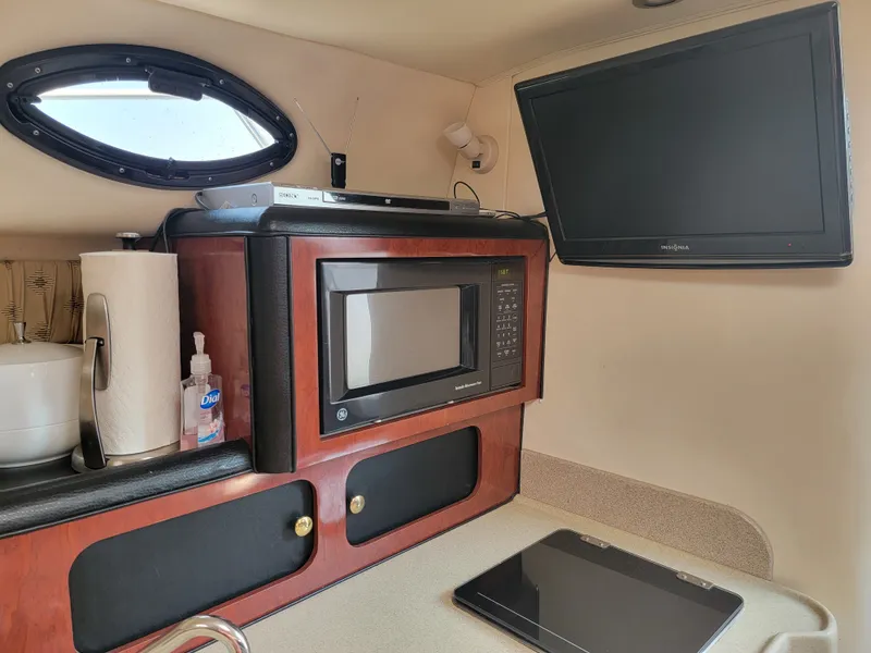 Slide: The Image of Wellcraft 28 Martinique 2001 - 8