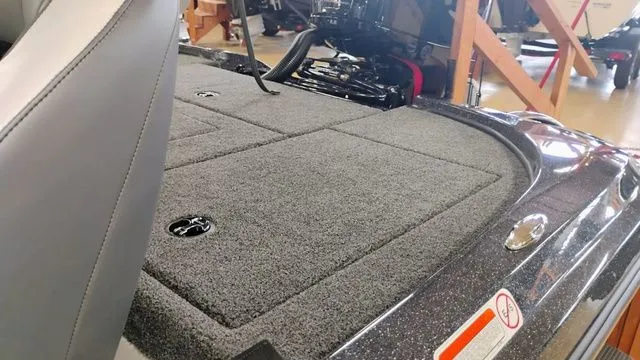 Slide: The Image of Nitro Z18 2025 - 16