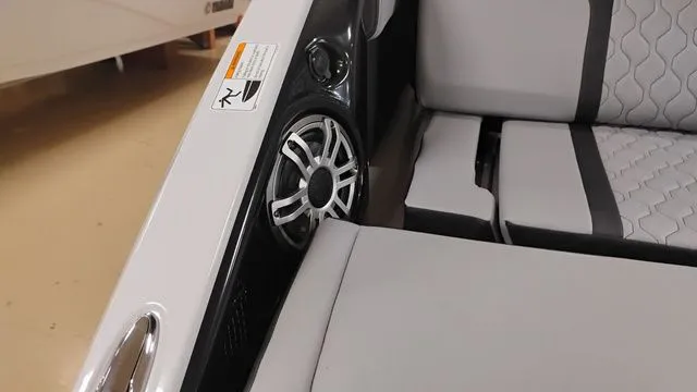 Slide: The Image of Yamaha 255XD 2025 - 10