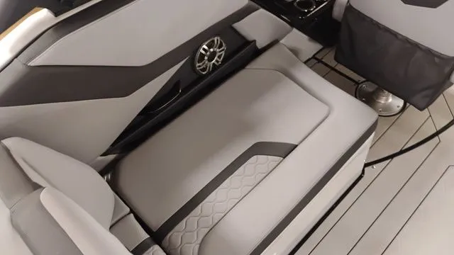 Slide: The Image of Yamaha 255XD 2025 - 14