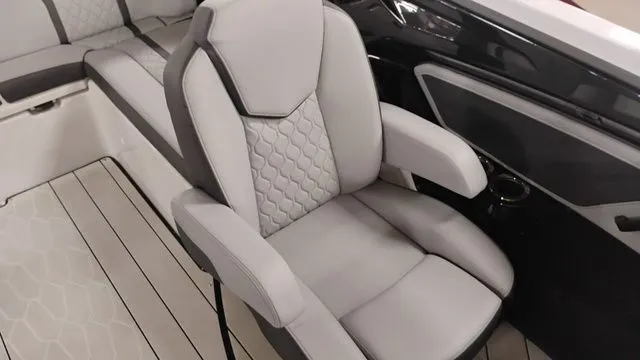 Slide: The Image of Yamaha 255XD 2025 - 19