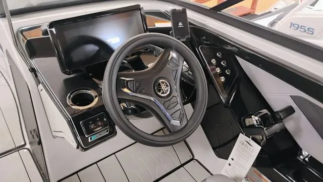 Slide: The Image of Yamaha 255XD 2025 - 21