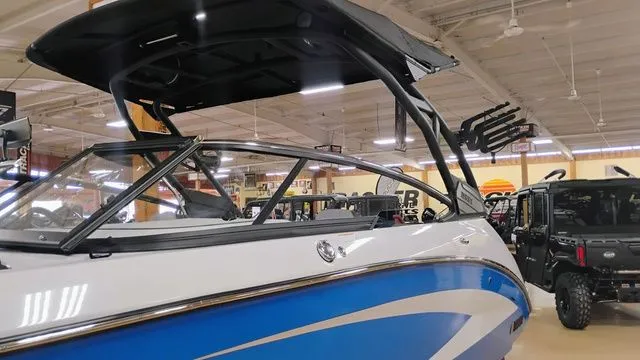 Slide: The Image of Yamaha 255XD 2025 - 3