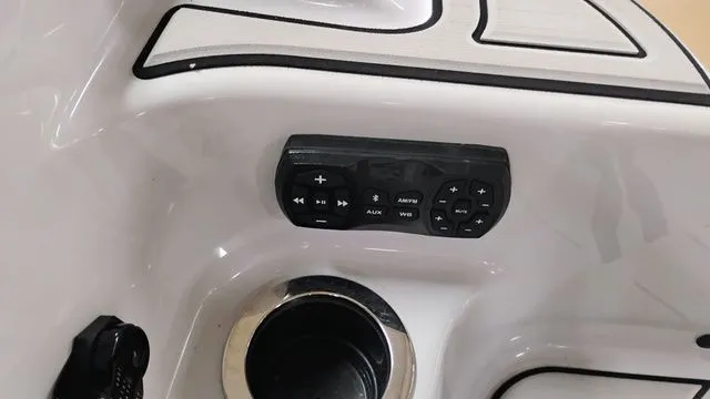 Slide: The Image of Yamaha 255XD 2025 - 34