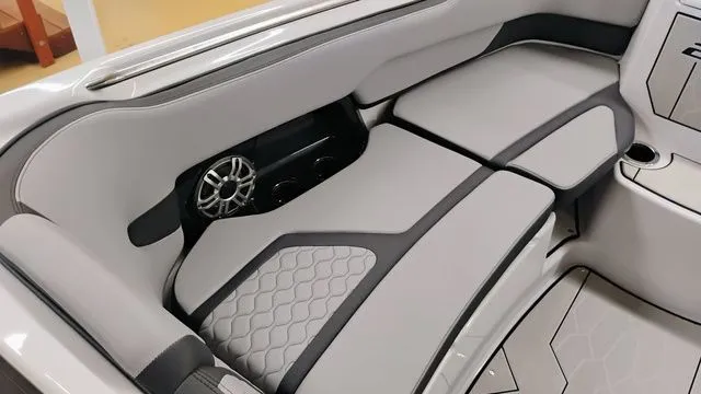 Slide: The Image of Yamaha 255XD 2025 - 41