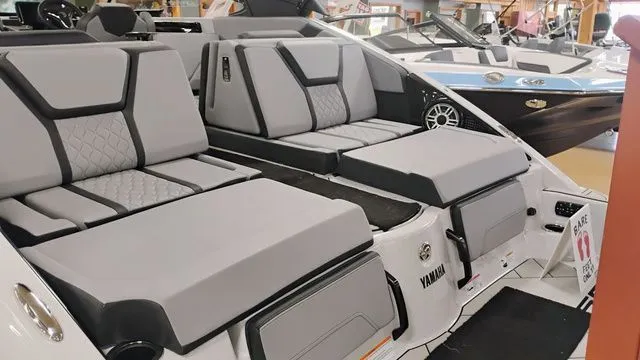 Slide: The Image of Yamaha 255XD 2025 - 61