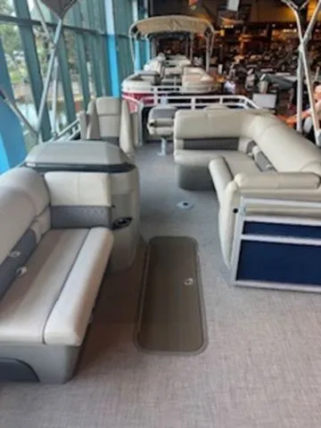 The Image of Sun Tracker Fishin' Barge 22 XP3 2025 - 1