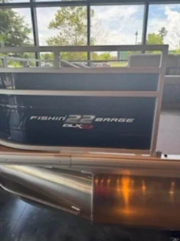 Slide: The Image of Sun Tracker Fishin' Barge 22 XP3 2025 - 12