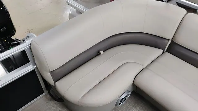 Slide: The Image of Sun Tracker Party Barge 16 DLX 2025 - 26