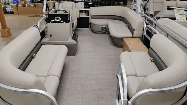 Slide: The Image of Sun Tracker Party Barge 16 DLX 2025 - 36