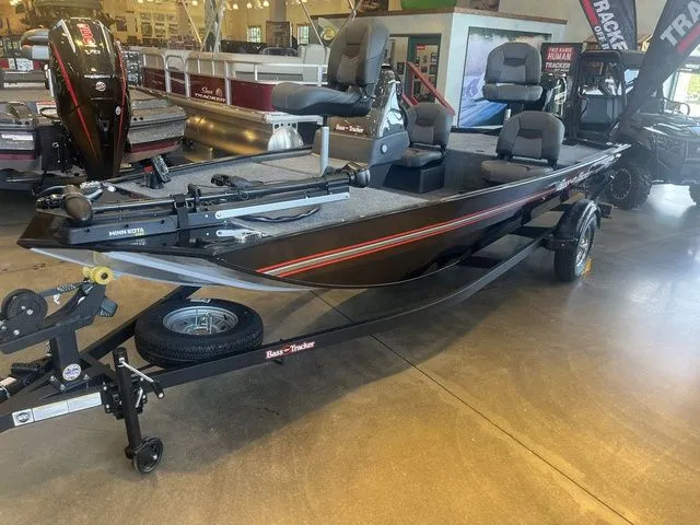 The Image of Tracker Bass Tracker Classic XL 2026 - 1