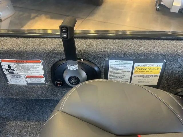 Slide: The Image of Tracker Bass Tracker Classic XL 2026 - 7