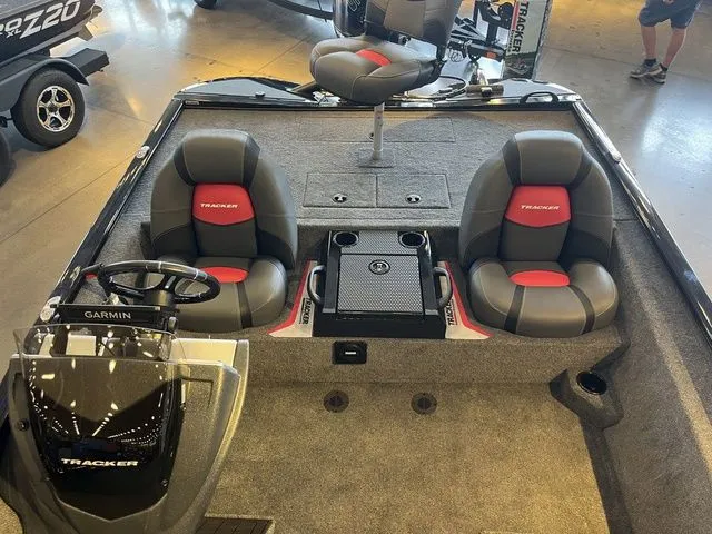 Slide: The Image of Tracker Savage 215 2026 - 10