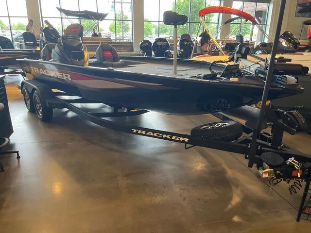 Slide: The Image of Tracker Savage 215 2026 - 13