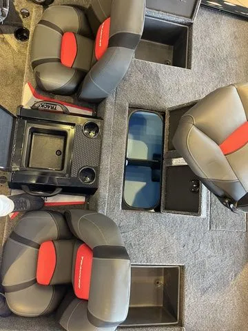 Slide: The Image of Tracker Savage 215 2026 - 15