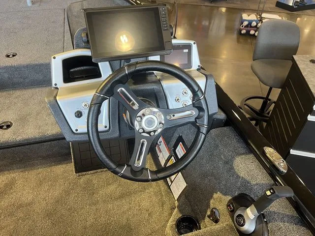 Slide: The Image of Tracker Savage 215 2026 - 17