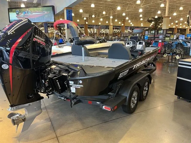 Slide: The Image of Tracker Savage 215 2026 - 4