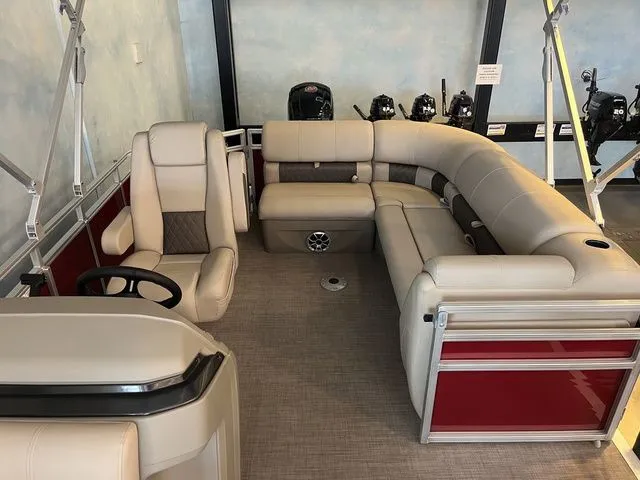 Slide: The Image of Sun Tracker Party Barge 20 DLX 2025 - 15