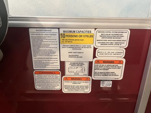 Slide: The Image of Sun Tracker Party Barge 20 DLX 2025 - 16