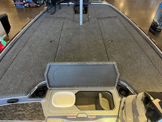 Slide: The Image of Sun Tracker Party Barge 20 DLX 2025 - 4