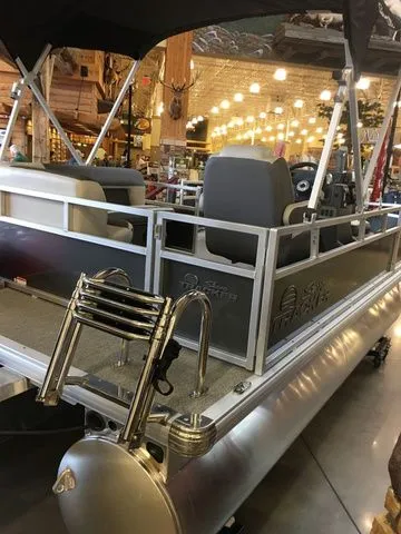 Slide: The Image of Sun Tracker Bass Buggy 16 XL 2026 - 30