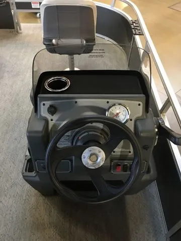 Slide: The Image of Sun Tracker Bass Buggy 16 XL 2026 - 4