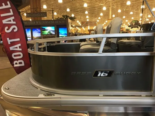 Slide: The Image of Sun Tracker Bass Buggy 16 XL 2026 - 5