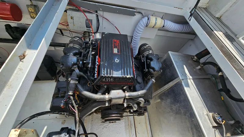 Slide: The Image of Engine compartment of a 1993 Skipperliner 47 SL with a MerCruiser 4.3L V6 engine. - 36