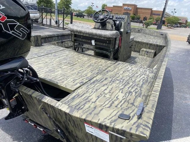 Slide: The Image of Lowe RX2070 CC 2025 - 6