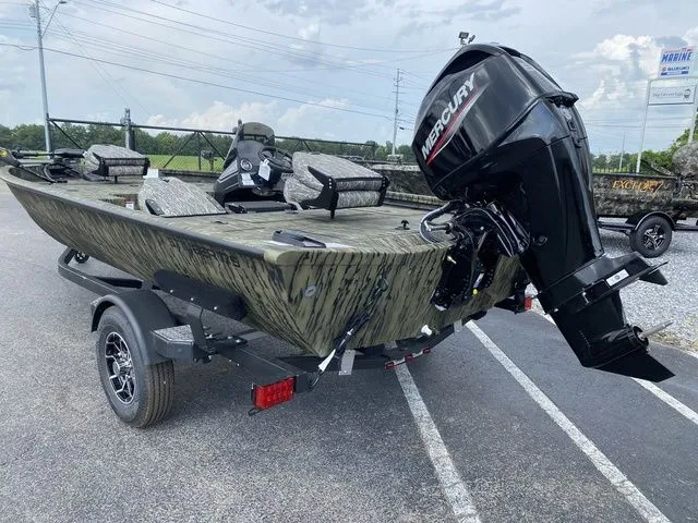 Slide: The Image of Lowe Stinger 175C 2025 - 3